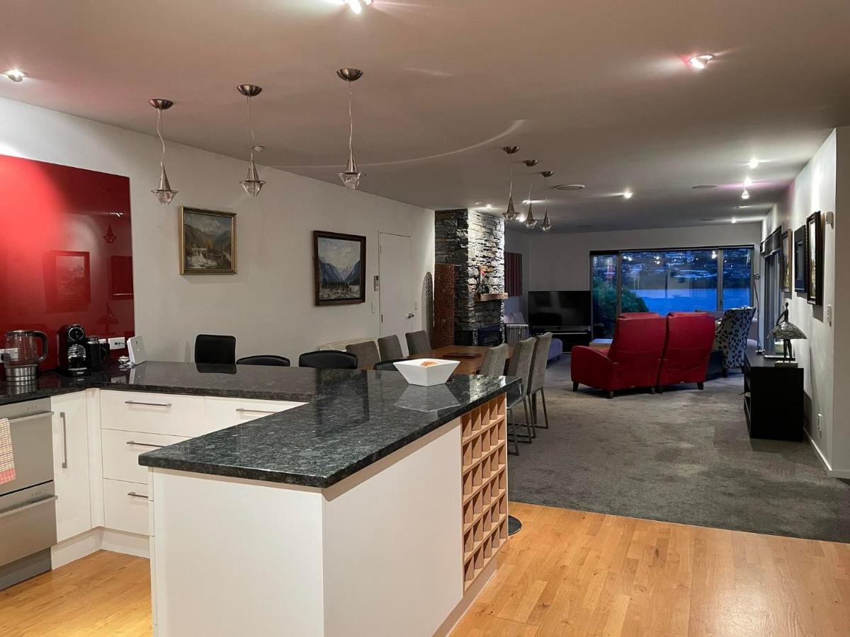 Peninsular Lakefront Queenstown Exterior photo